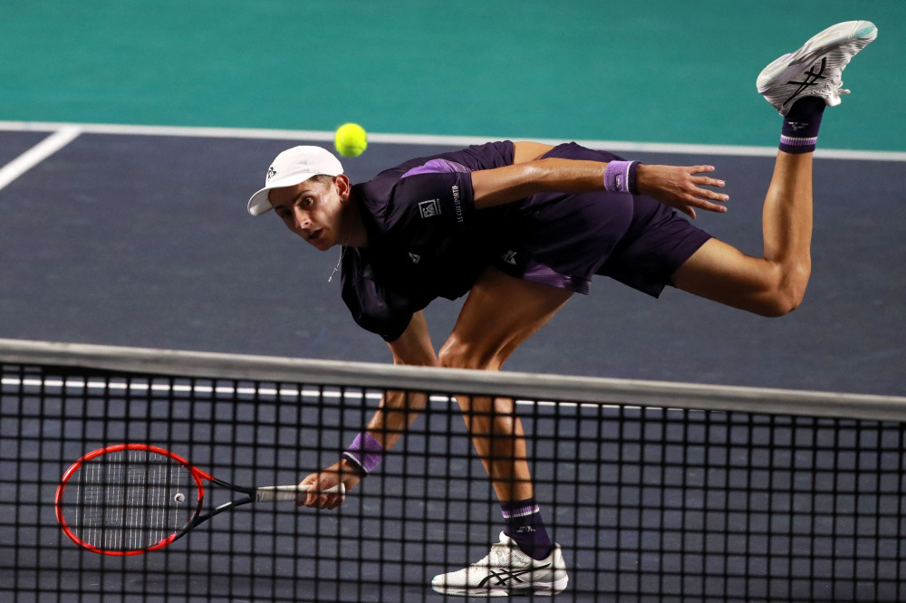 对手传球失 对手传球失